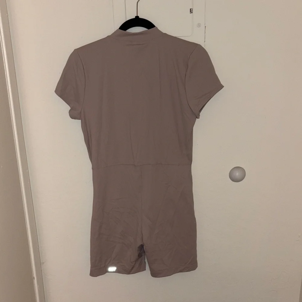 SET Active Beige Short Sleeve Romper - Picture 4 of 5